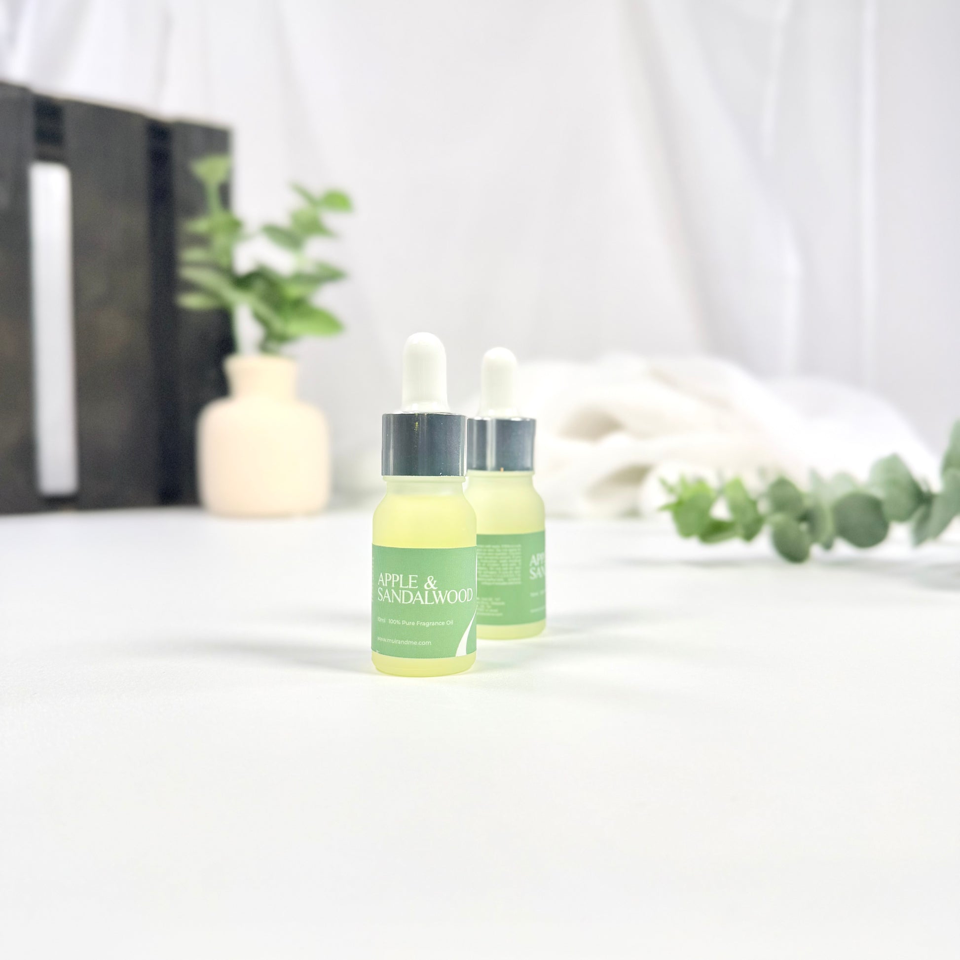 Apple & Sandalwood Pure Oil Blend